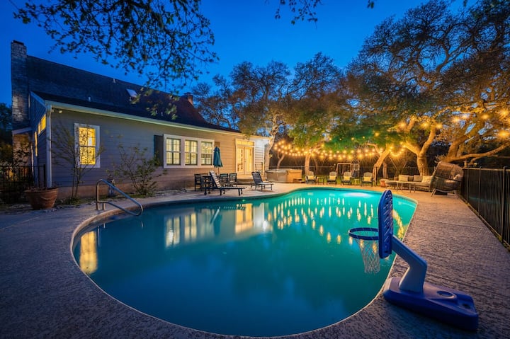 Hill Country Retreat | Pool | Hot Tub | Sleeps 12 - Dripping Springs, TX