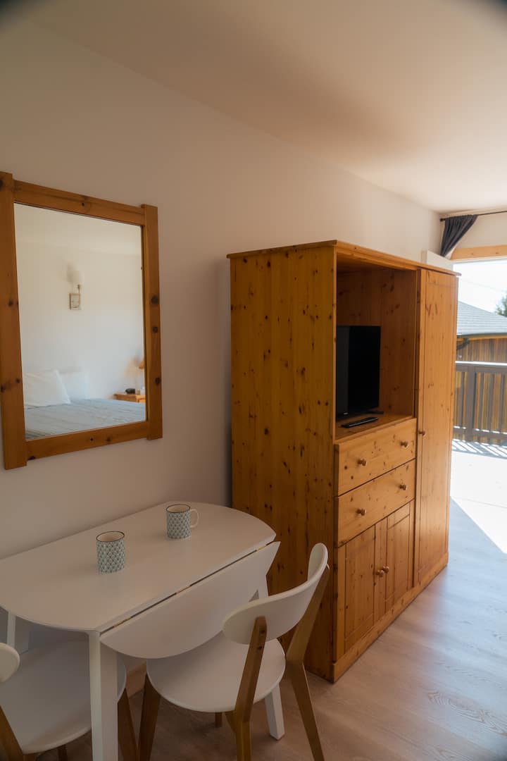 Coastal Studio Queen Suite - Ucluelet