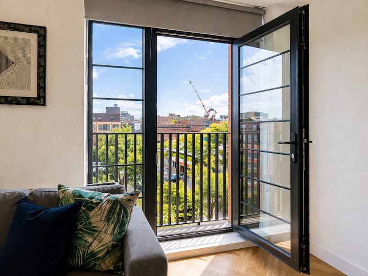 Canal Views| Fast Wifi & Workspace | Sleeps 6 - Birmingham