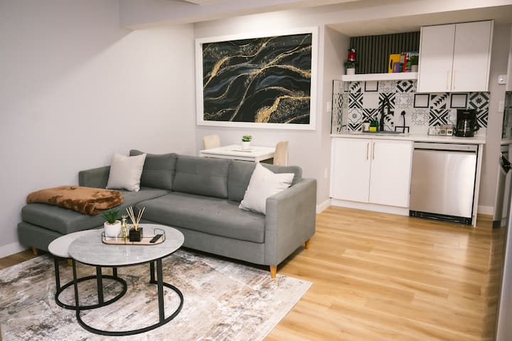Brand New 1-br Suite With Private Entrance - Edmonton, Canadá