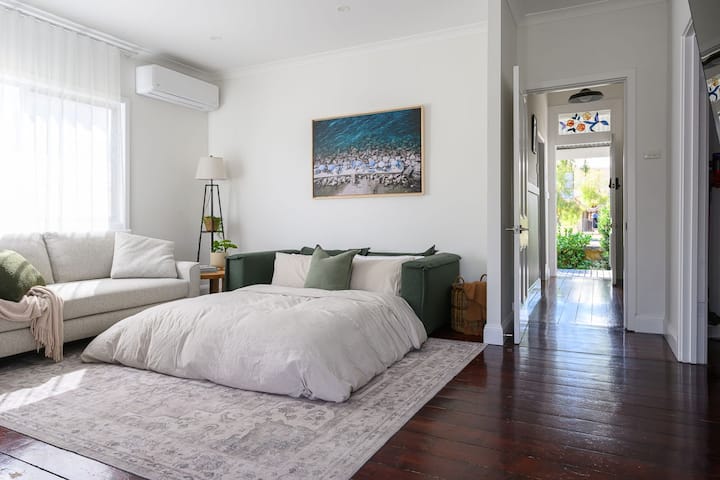 Monty's - The Full Estate | Two Homes, One Stay - Fremantle