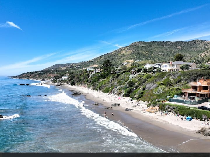 Seaside Family Escape Short Walk To The Beach - Malibu, CA
