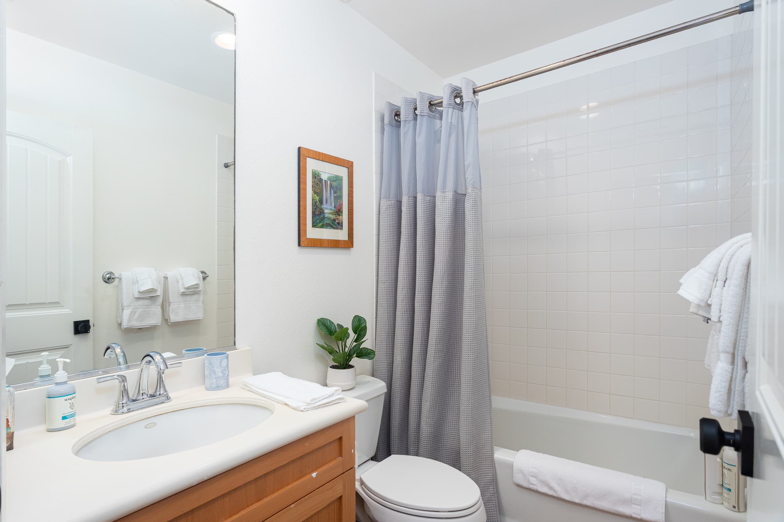 Home in Princeville · ★5.0 · 3 bedrooms · 4 beds · 2.5 baths - Image 16