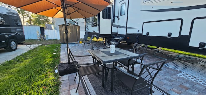 Cozy Rv, Close To Beach, 2br+ Bunk, Pool, Gym - Dunedin, FL