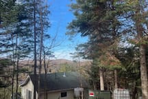 Off Grid Cabin Overlooking the Lake on 27 Acres