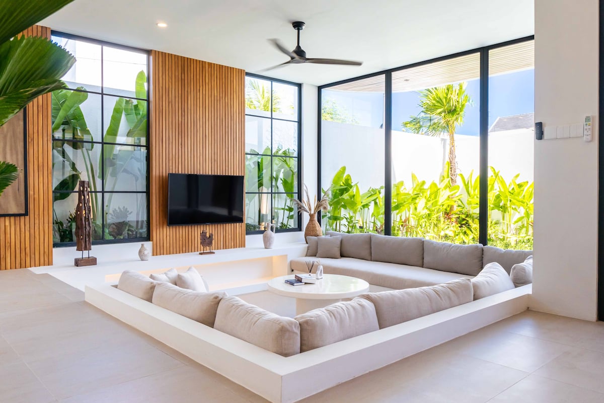 Villa in Mengwi · 3 bedrooms · 3 beds · 3.5 private baths, comparable Airbnb