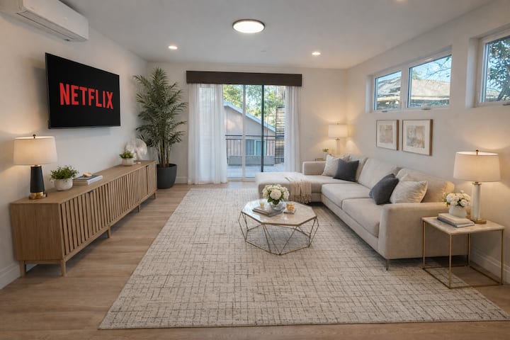 Gorgeous Midtown New Build - Sacramento, CA