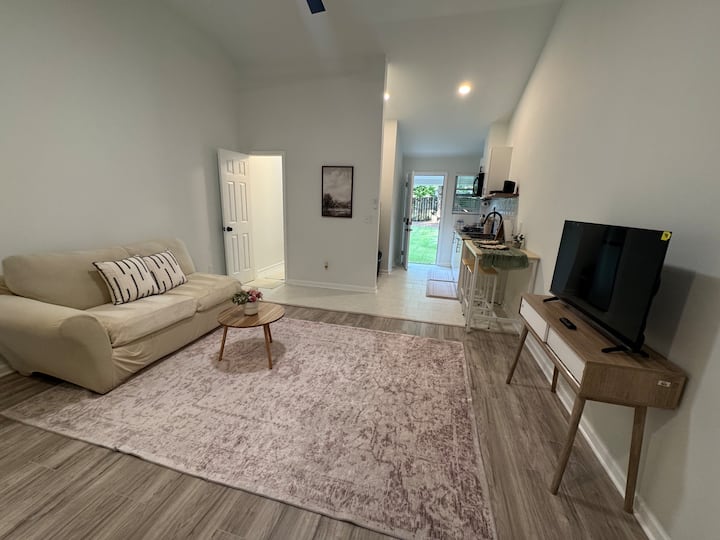 New Private Suite 10 Minutes From The South Arena - Duluth, GA