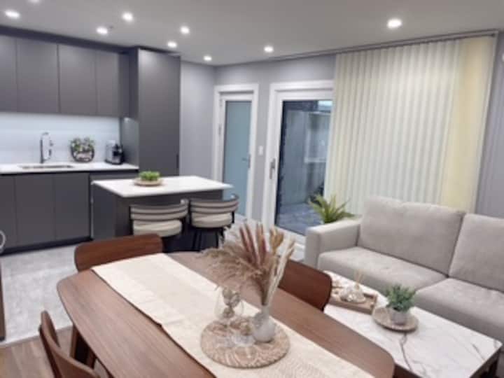 New Guesthouse In White Rock And Beaches Nearby - White Rock