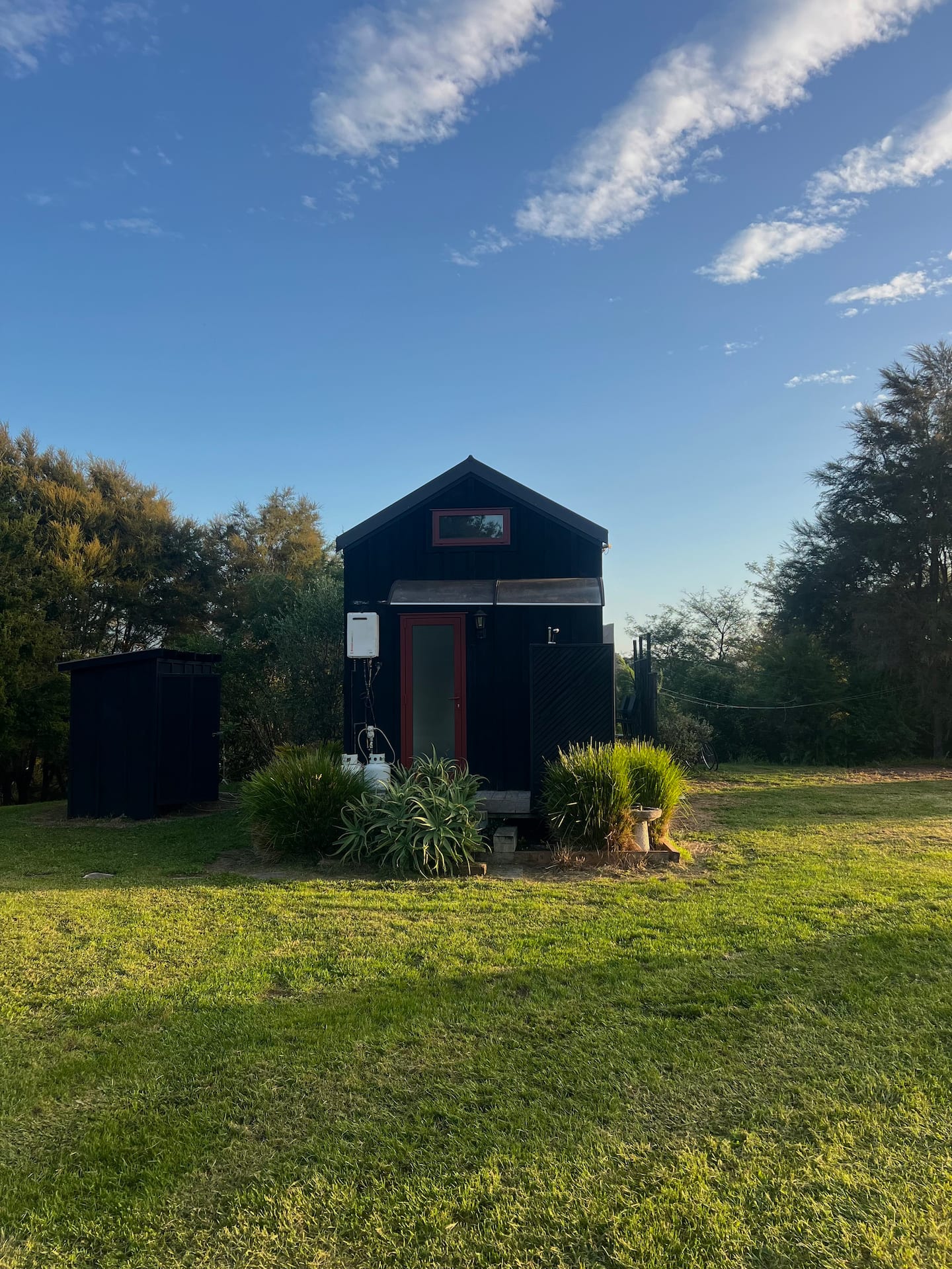 Peaceful Tiny House Overlooking Lake Karapiro 4