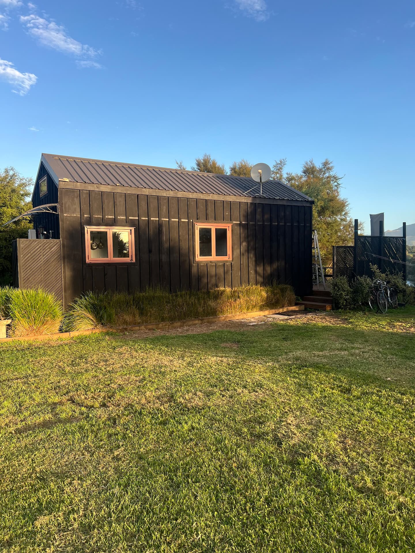 Peaceful Tiny House Overlooking Lake Karapiro 3