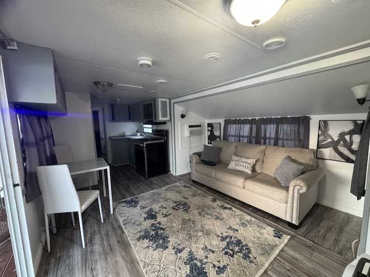 1 Bdrm Riverfront Trailer Situated On The River! - Laughlin, NV