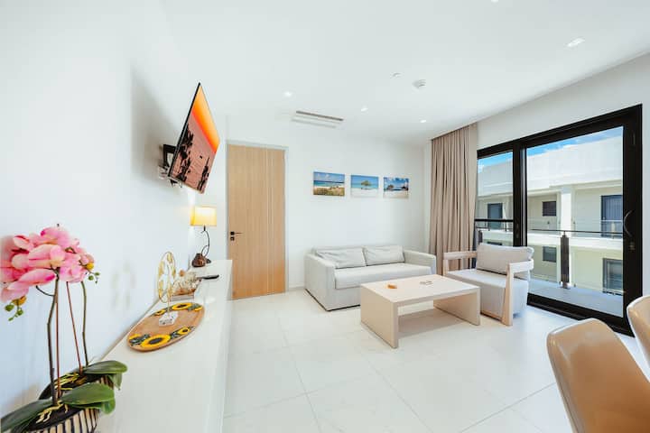 Lux 2br Condo W/ King Bed |Wariruri 308 By Bocobay - Aruba
