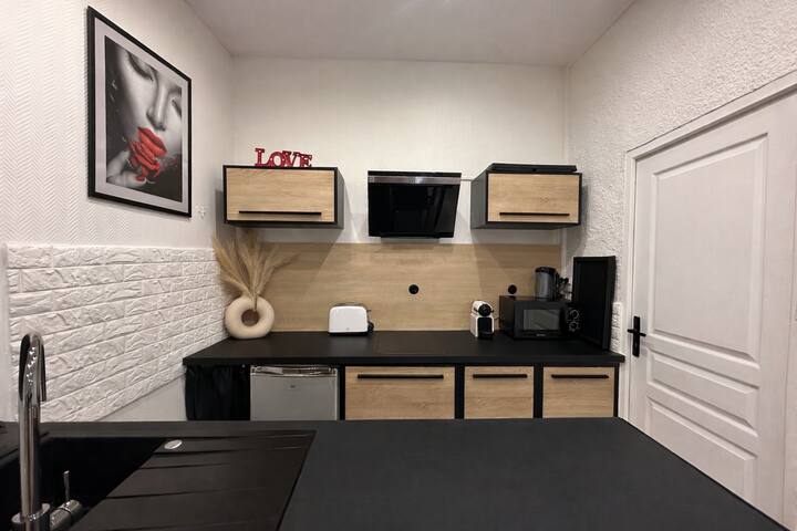 * Love Room * Good Vibes Only - Orleans