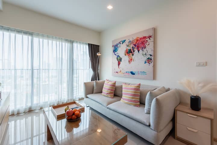 Skytrain View L 44 M² L Pool, Gym, Washer & Dryer - Bangkok