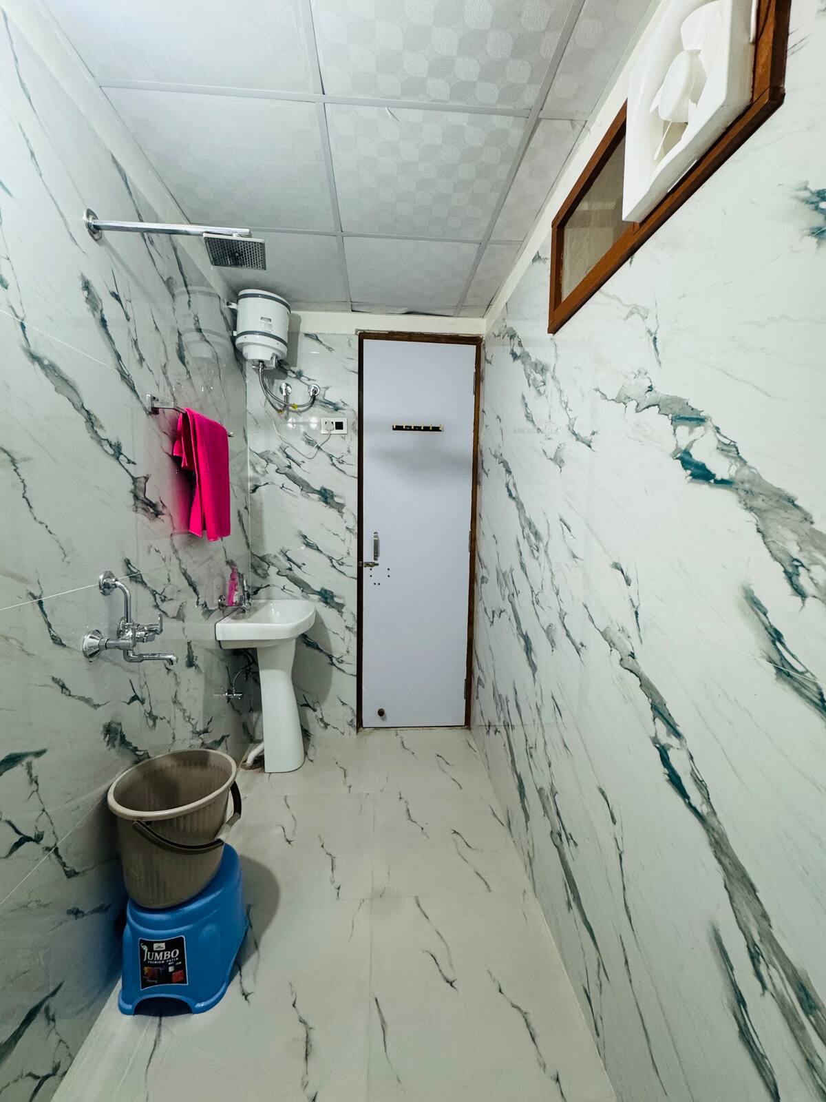 RedRose Palace Bathroom