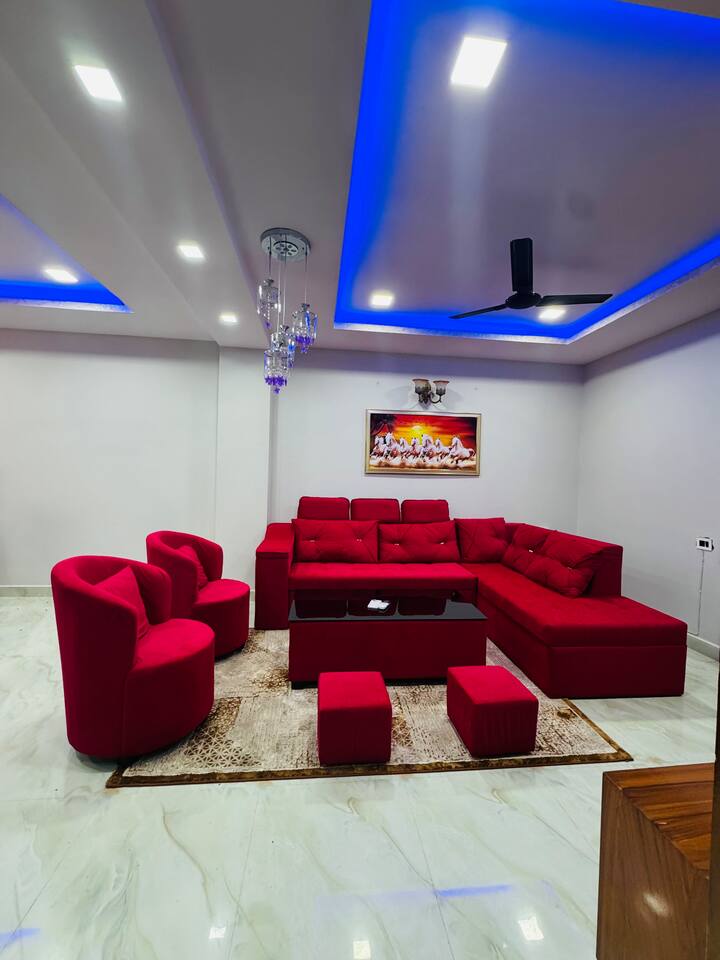 Redrose Entire Palace Luxury 3bhk Flat Gomti Nagar - Lucknow