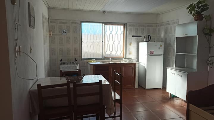 Casa Completa Con Estacionamiento Cerrado - Monte Caseros