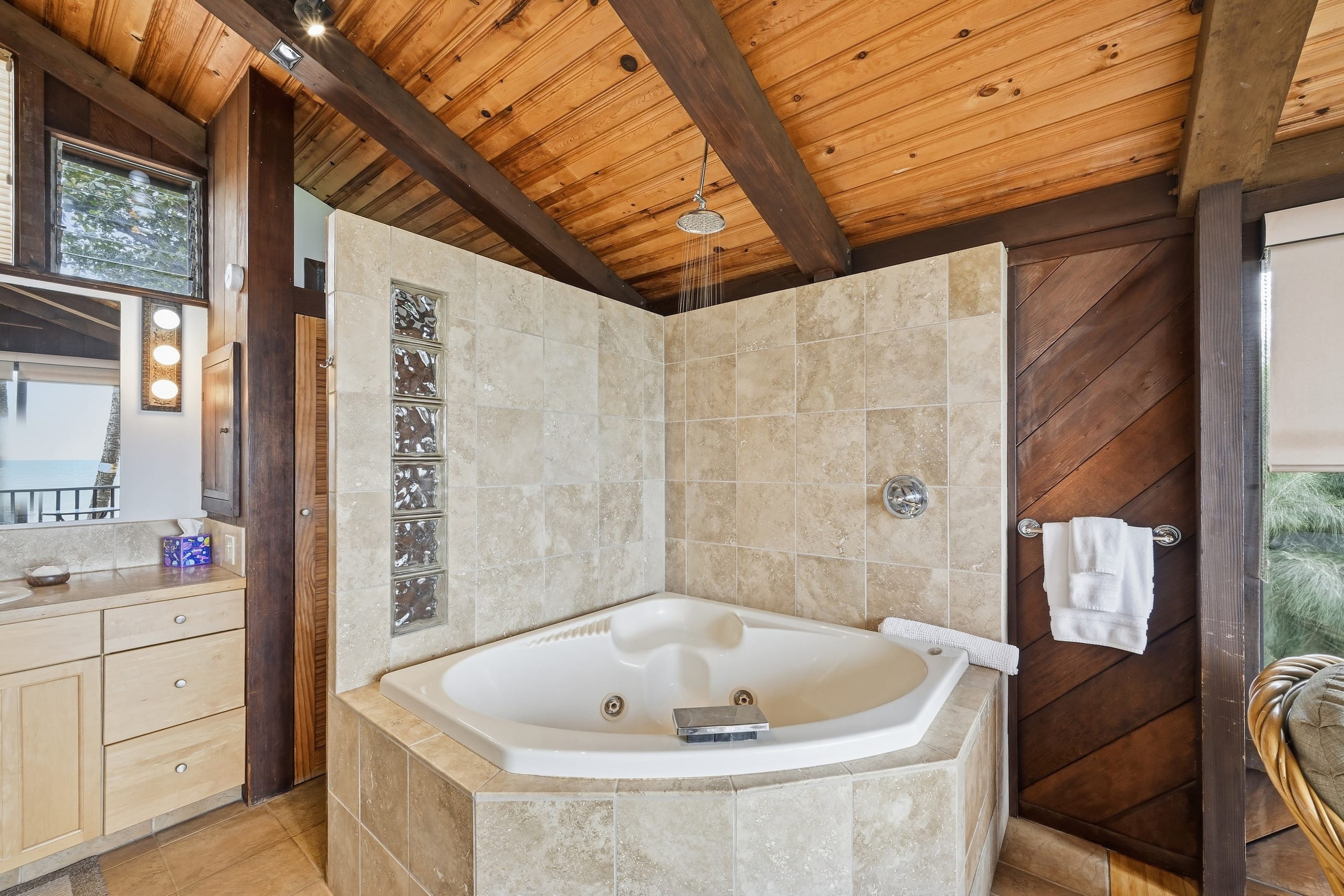 Townhouse in Kihei · ★4.86 · 2 bedrooms · 4 beds · 3 baths - Image 11