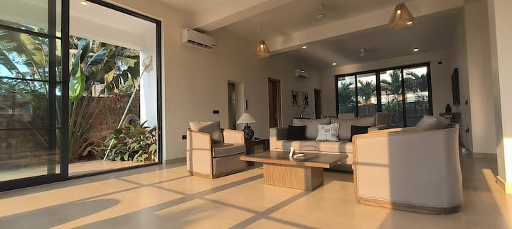 Living room 1 image 2
