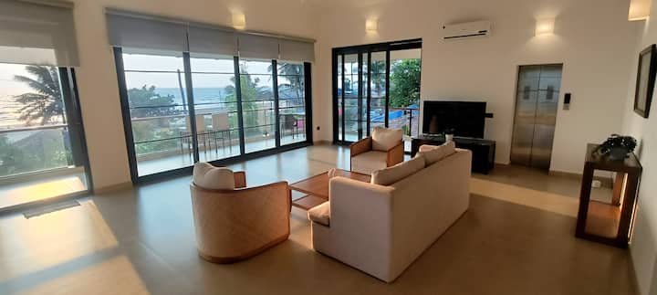 Living room 2 image 2