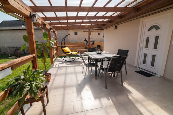 Evary Apartman Pihenés Az Egész Családnak - Eger