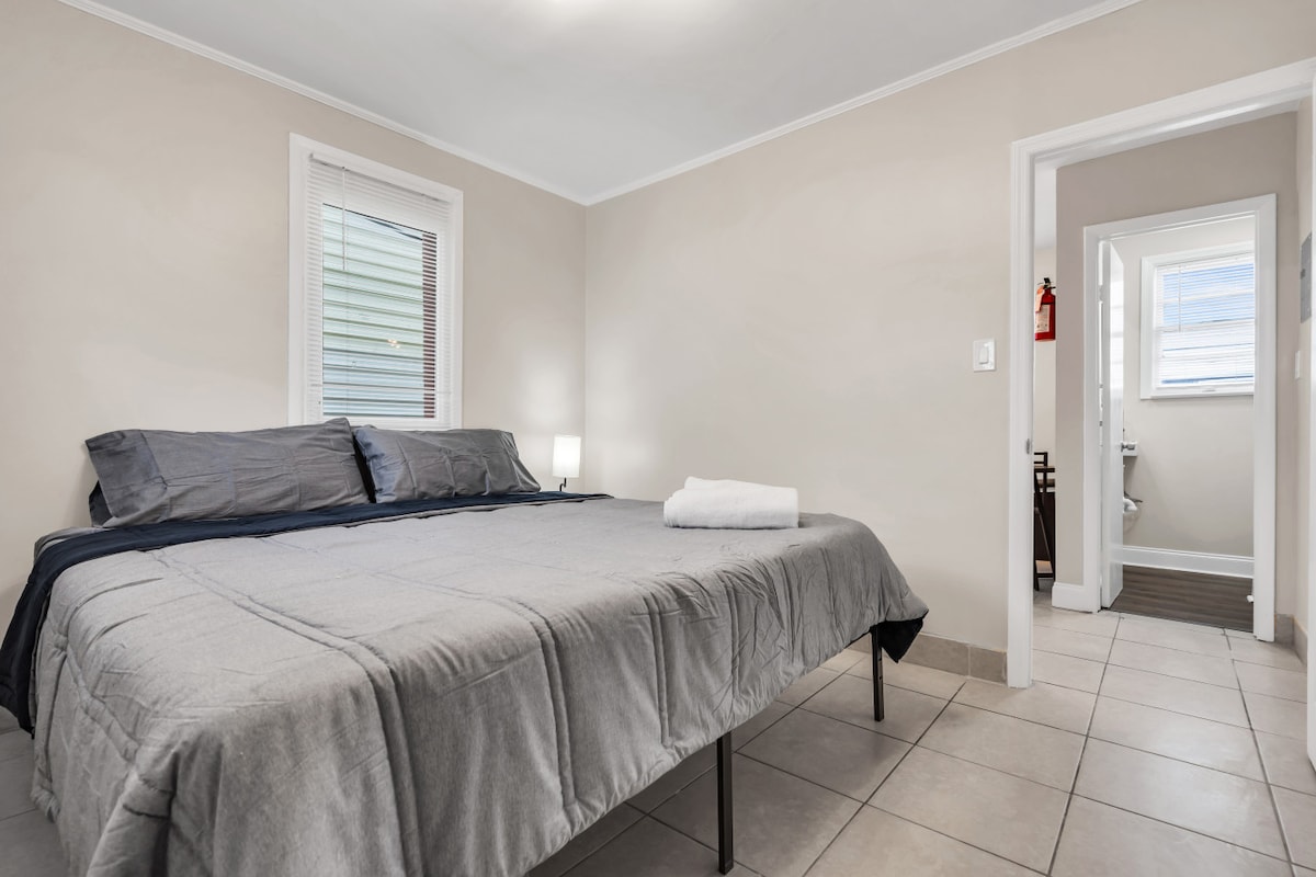134 Blaine — Unit 122
