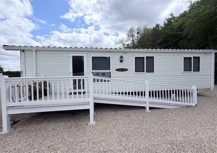 Caravan At Stonham Barns, Suffolk Ref 82150sb - Stowmarket