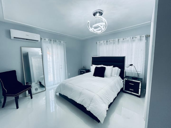 Prime Location! - Miami, FL