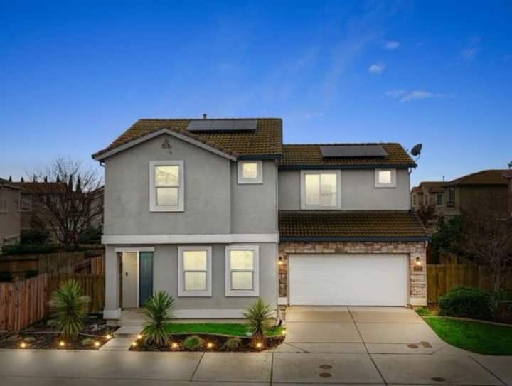 Insurance Ready | 4br Family Home | Traveling Pros - West Sacramento, CA