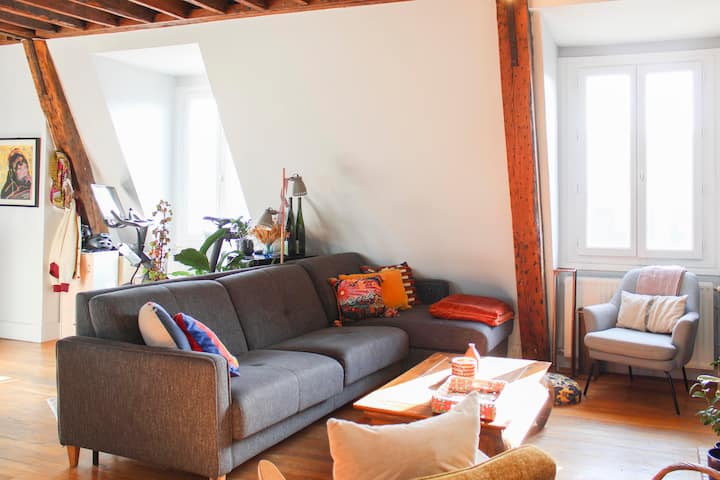 Charme Sous Les Toits, Paris - 66 M² - Gare Saint-Lazare