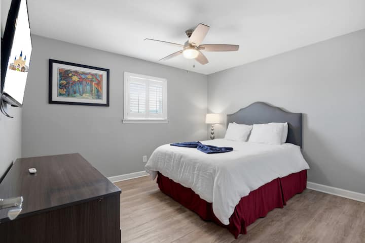Group Retreat W/ Pool Near Frenchmen St Nightlife - New Orleans, LA