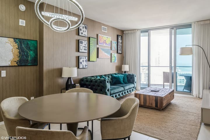 Lyfe 2-bedroom Apartment Over The Beach Great View - Hallandale Beach, FL