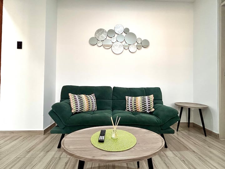 S* | Modern 2br Near Center | Self Check-in - Moche