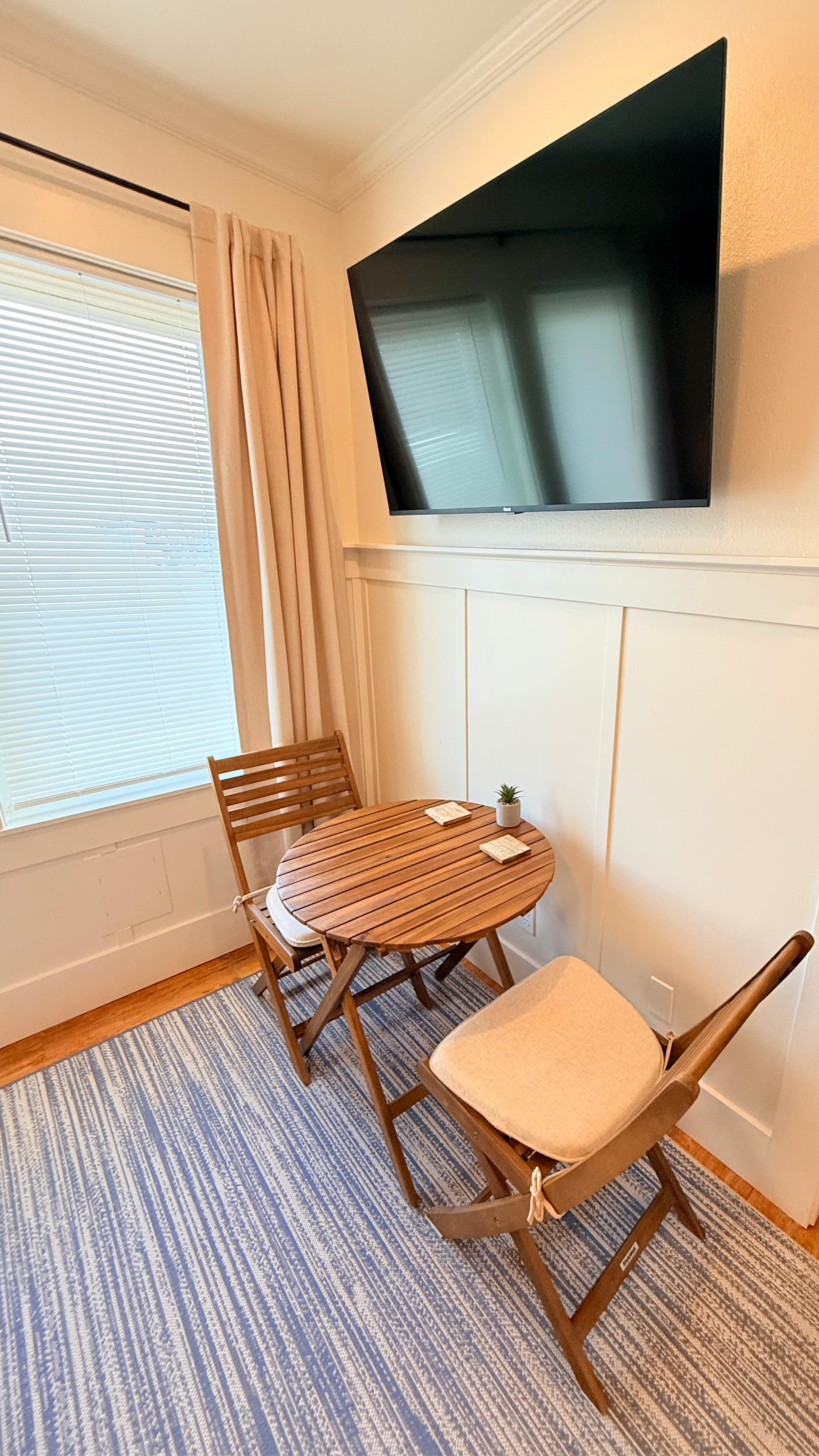 Hilo Town Inn Room 1 - Photo 7