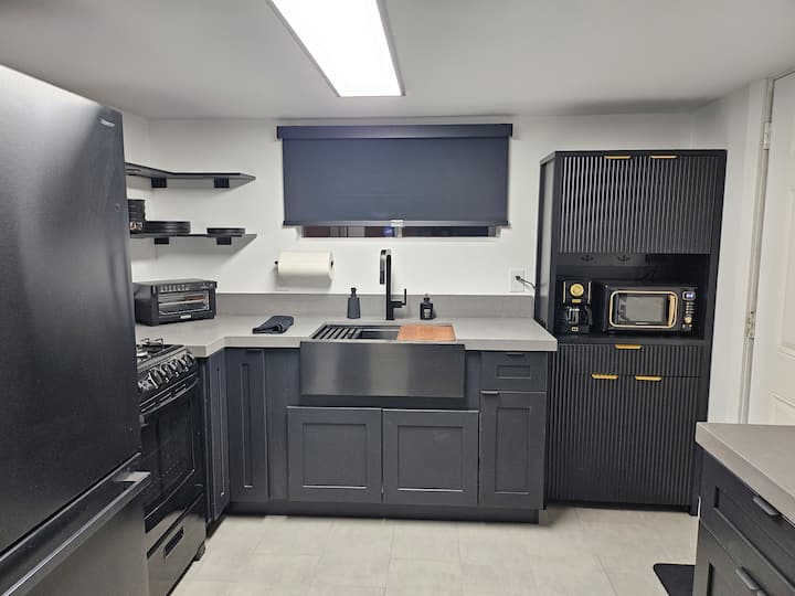 Private Studio, Completely Remodeled - Desert Hot Springs, CA