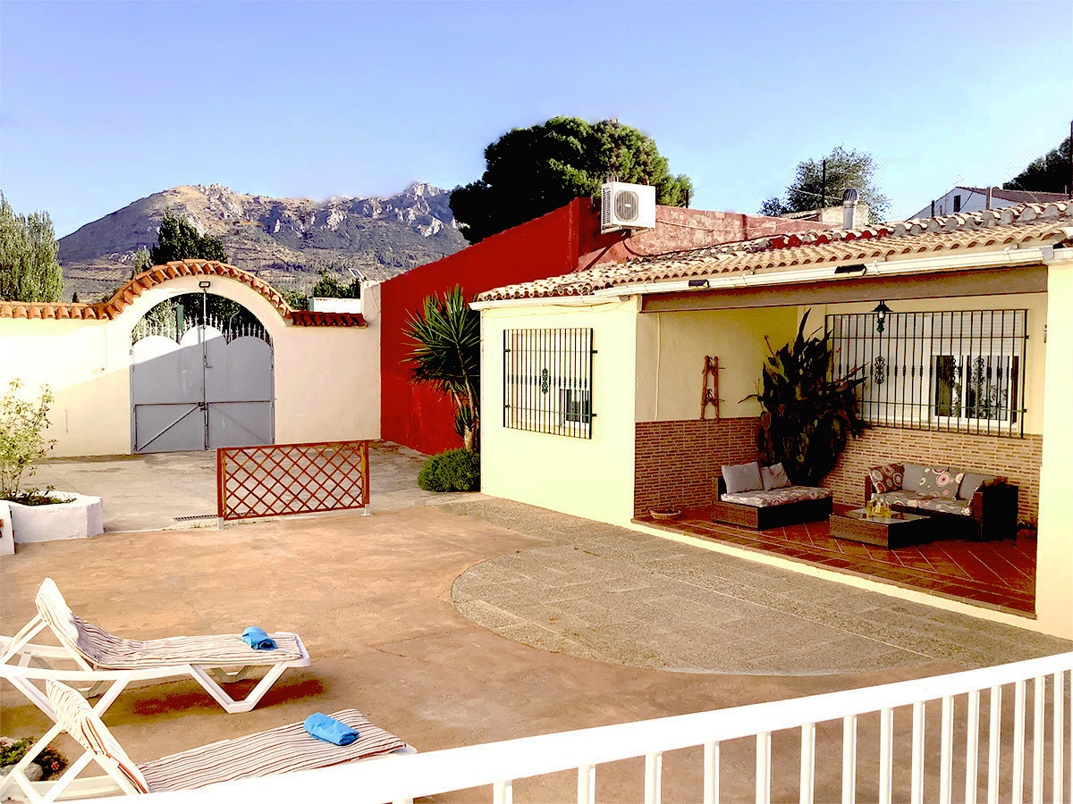 Beautiful house with pool and garden, Casa La Ronda - Houses for Rent ...