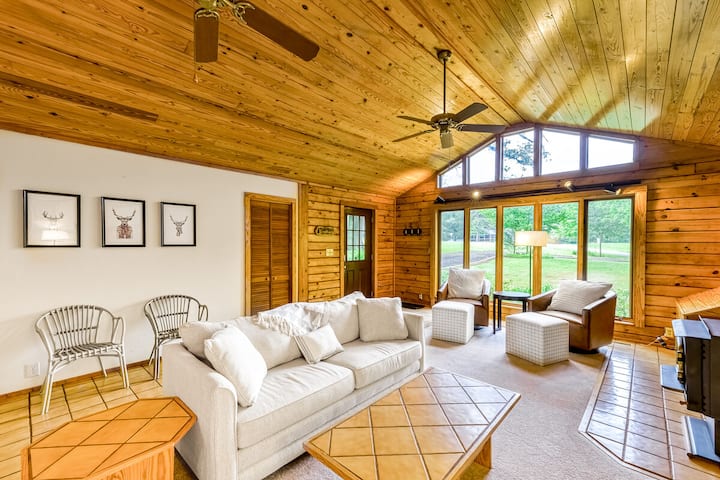 3br Lakefront | Dock | Woodstove | Deck - Lake Anna State Park, Spotsylvania Courthouse