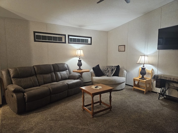 Viscount Villa 2 Br House In Viscount, Near Hwy 16 - Saskatchewan