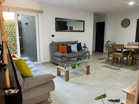 Top Airbnb: Centrally located, spacious, comfortable, on the ground floor. Come visit. in Querétaro