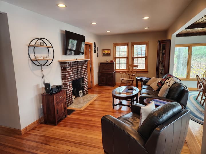 Lakefront Retreat • 4 Miles To World Cup Stadium! - Plainridge Park Casino