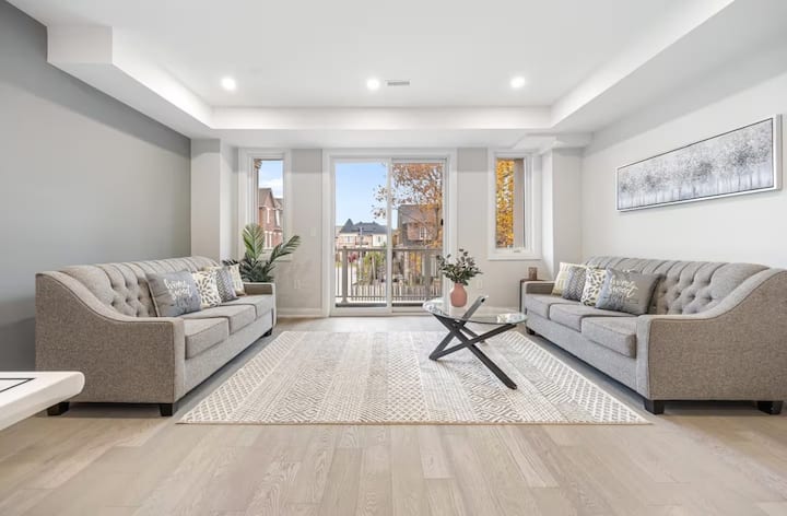 Luxury Brand New 5 Bedrooms With Elevator - Markham