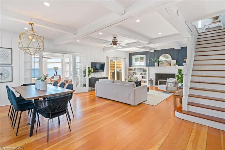 Lakeshore Haven - Direct Waterfront Access - Crystal Beach