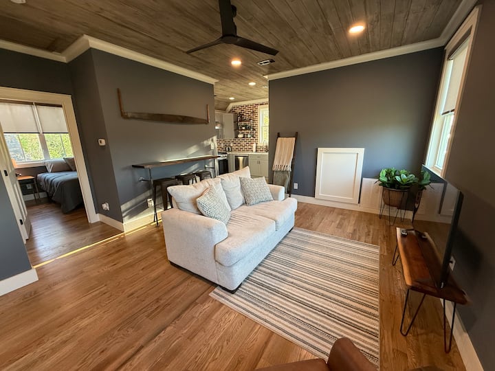 The Carriage House At South Townville - Seneca