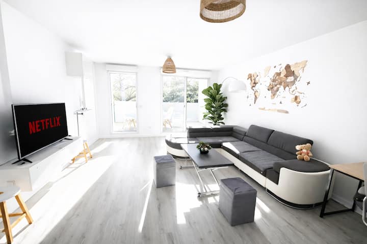 Grand T4 85m² + Terrasse  8 Pers, 15min Paris - Vitry-sur-Seine