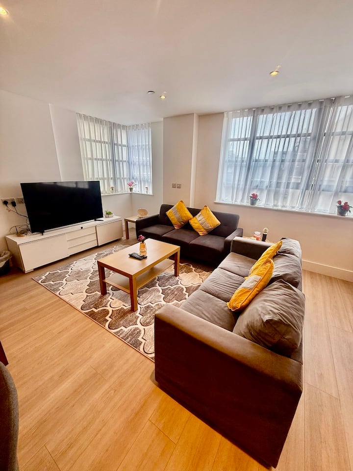 2 Bed One Bathroom Flat In Edgware Rood - London