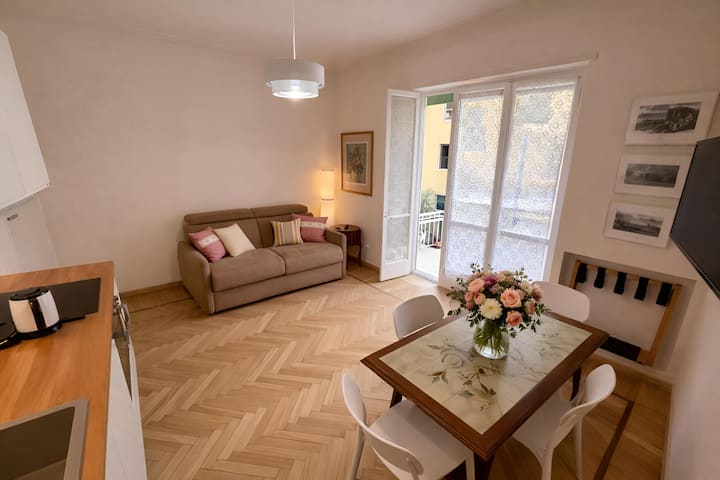 Bright & Cozy Flat: Walk To Beach & Train Station - Sanremo