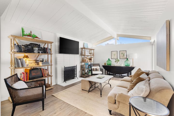 Sunny 3br Beach Cottage, 3 Min Walk To Sand - Newport Beach, CA