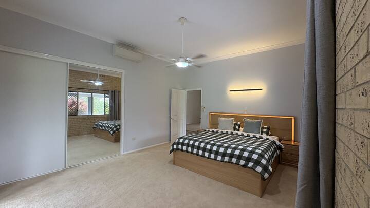 Peaceful Country Escape With Pool | Room 2 - Whitsundays