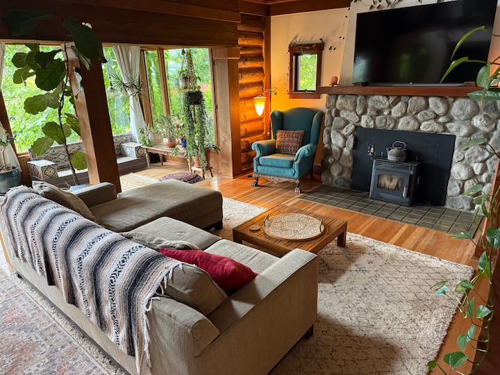 Gorgeous Log Cabin With Sauna - 阿什蘭